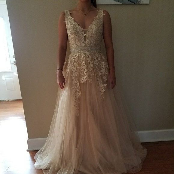 Brand new dress - Picture 4 of 6